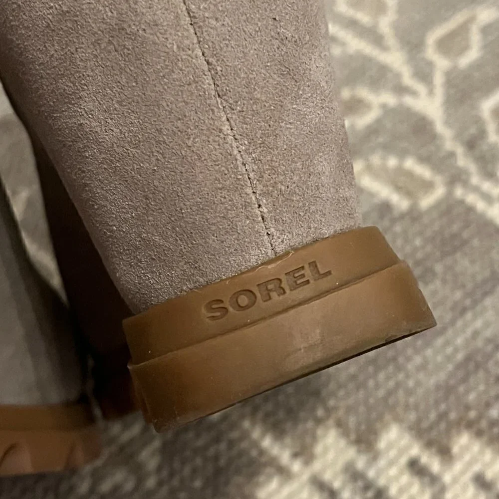 Sorel Joan of Arctic wedge boot bootie suede grey 8 women *flaw*